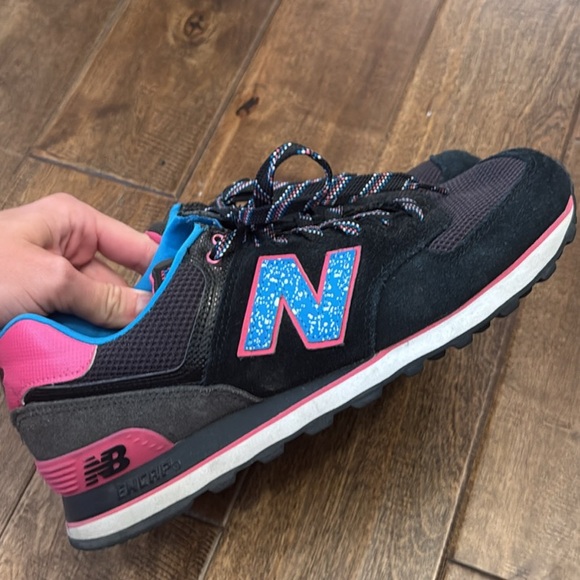 New Balance Shoes - Picture 2 of 2